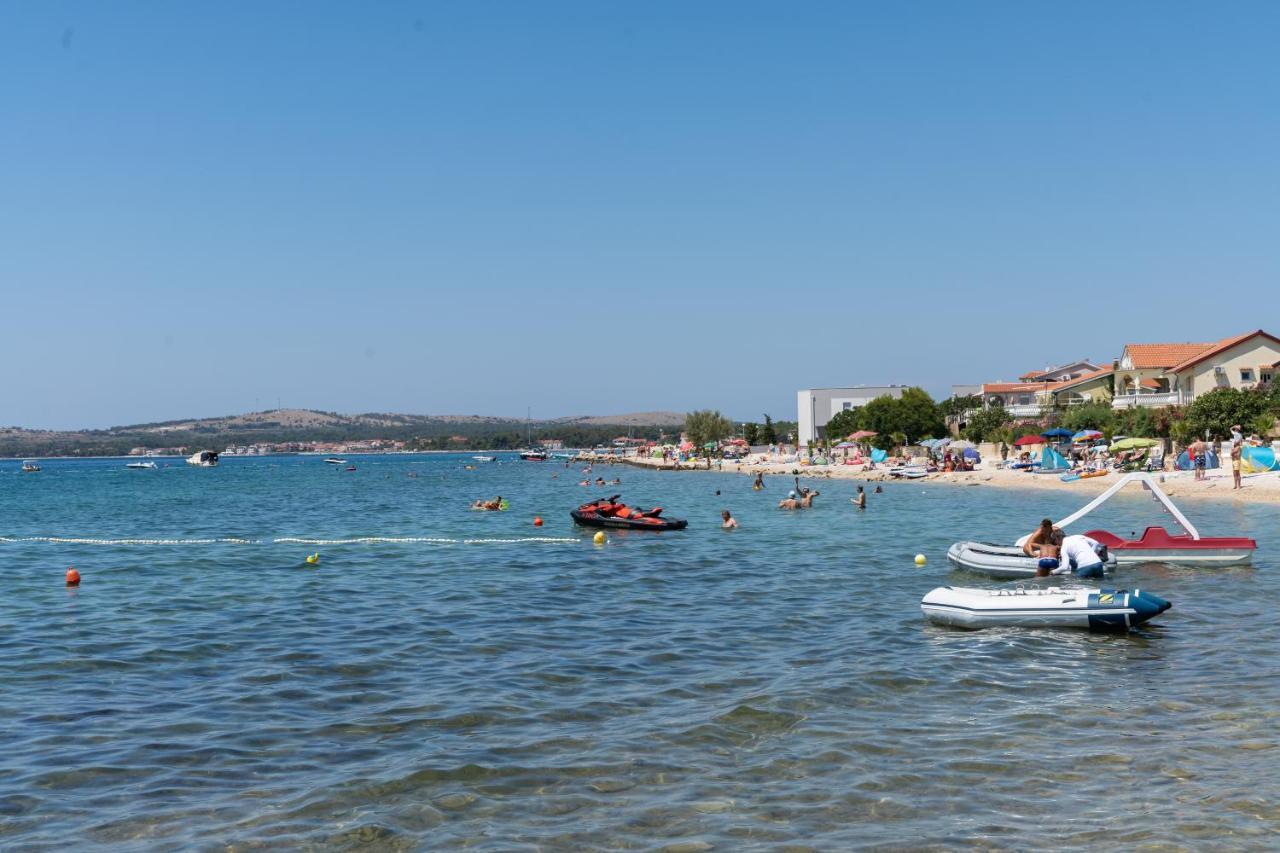 Apartmani Kastelina Vir Exterior foto