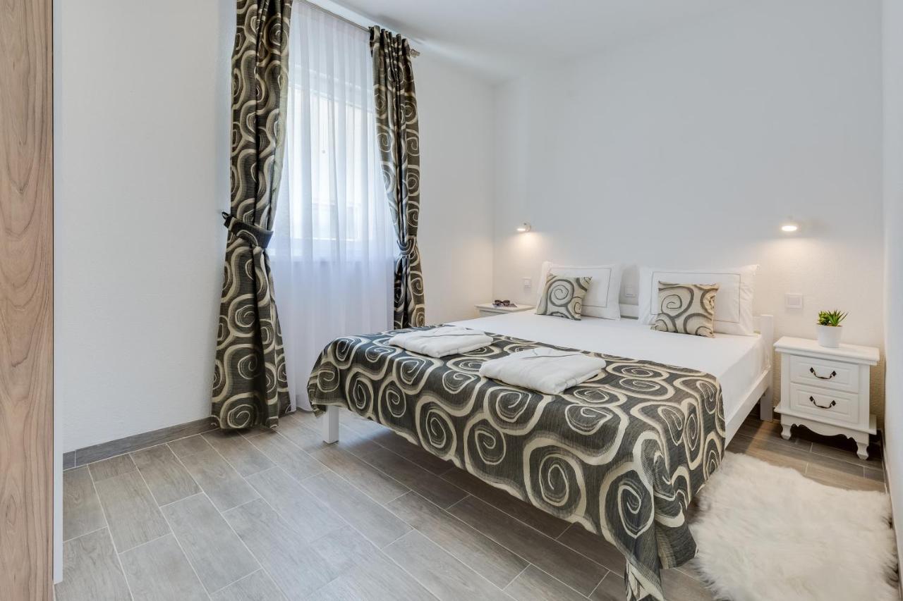 Apartmani Kastelina Vir Exterior foto